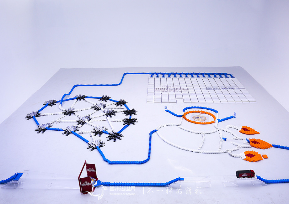 萌娃推動多米諾，迎接“惠氏鉑臻京東超級品牌日”